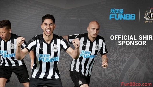 Fun88 logo trên áo đấu Newcastle Fun88 logo trên áo đấu Newcastle